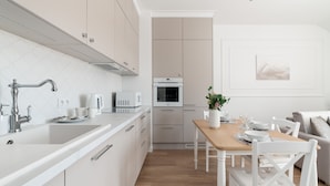 Private kitchen - White Elegance Apartment by Renters (Poznan)