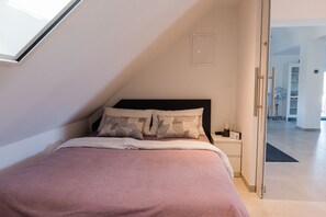 2 Schlafzimmer, Zimmersafe, Bügeleisen/Bügelbrett, Reisekinderbett