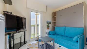 Una televisión, un reproductor de DVD