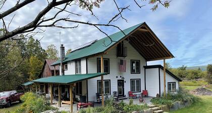 Cozy 2 bed 2 bath apt. with porch, peaceful Riverfront in the NW Catskill area