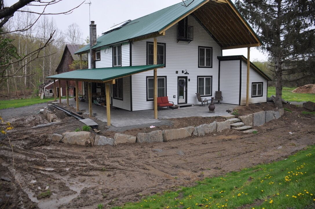 Cozy  2 bed 2 bath apt. with porch, peaceful Riverfront in the NW Catskill area
