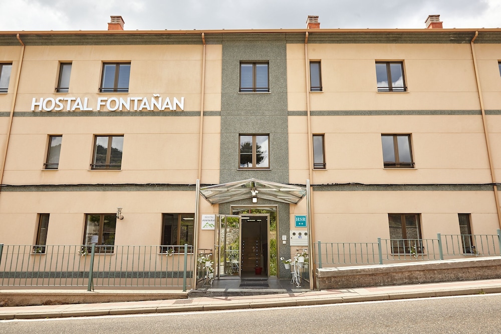 Hostal Fontañán image