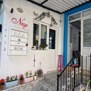 17-Zoll-LCD-Fernseher mit Satellitenempfang