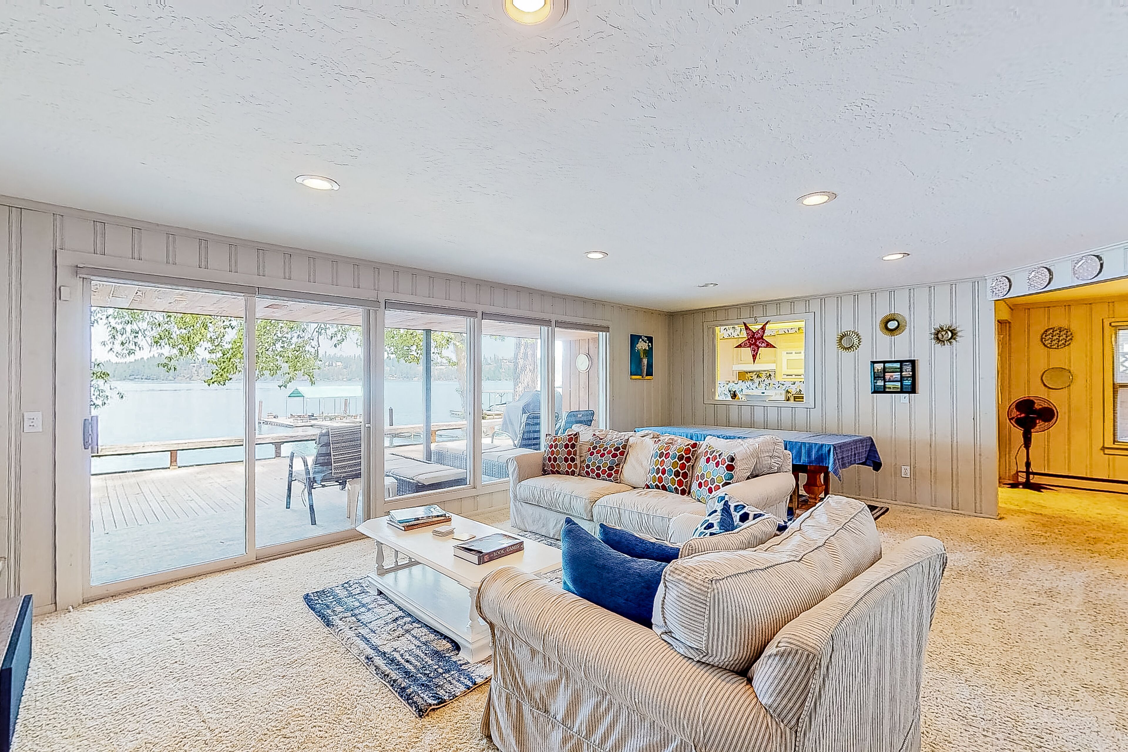 Lakeside retreat with a dock, firepit, grill, board games, jetted tub, and W/D
