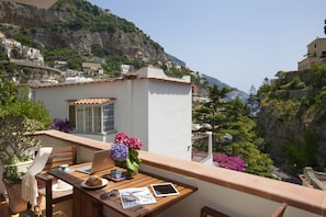 Apartamento, 1 quarto, cozinha, vista para o mar | Sacada