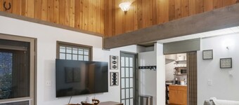 Cozy Oasis 3bed 2 bath Sleeps 7 TV 75” Haven Pool Trails