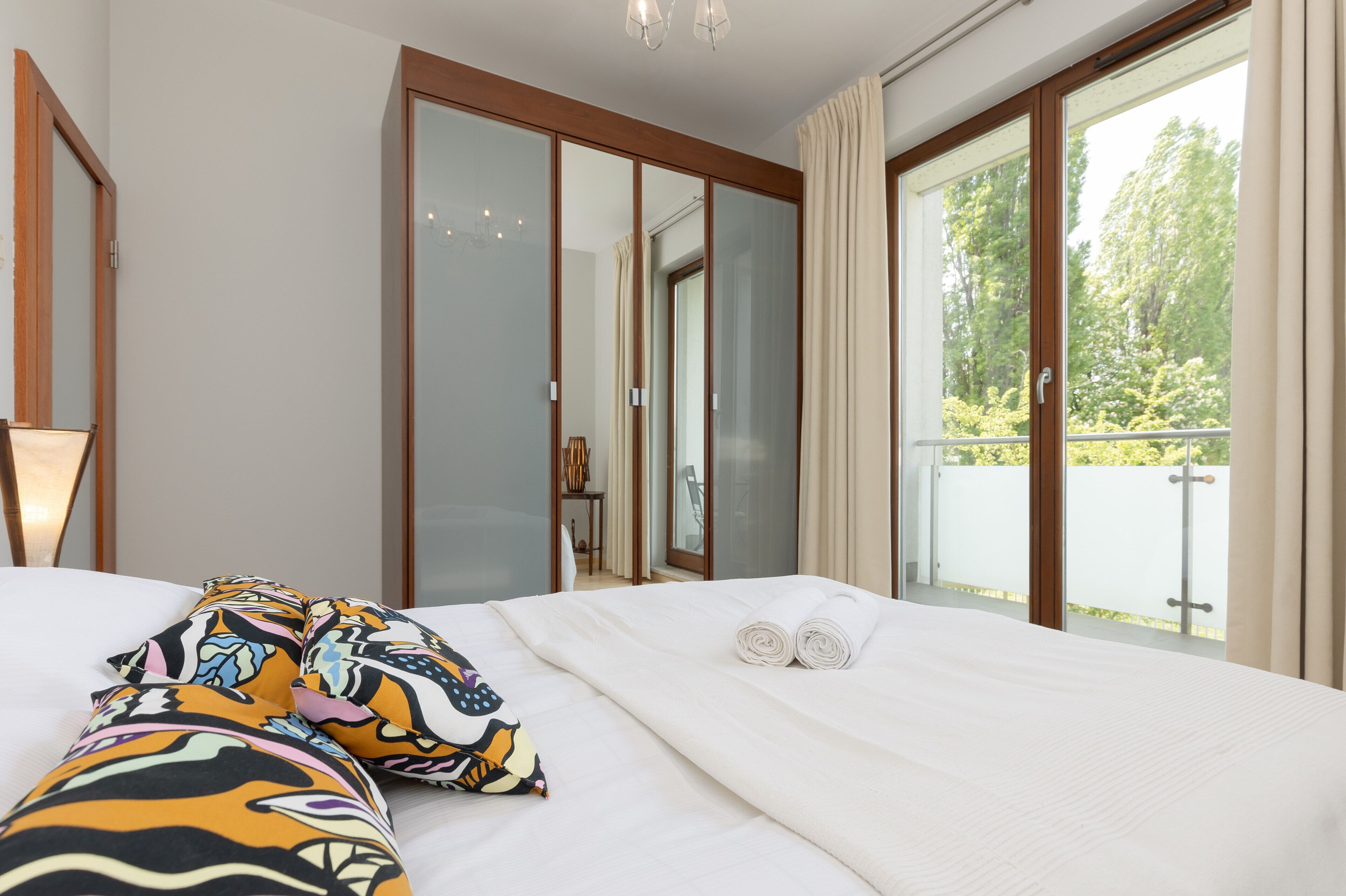 Apartment, 1 Bedroom, Balcony | 1 bedroom, bed sheets