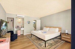 Unclassified image, 5 of 17, button