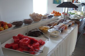 Desayuno buffet incluido todos los días 