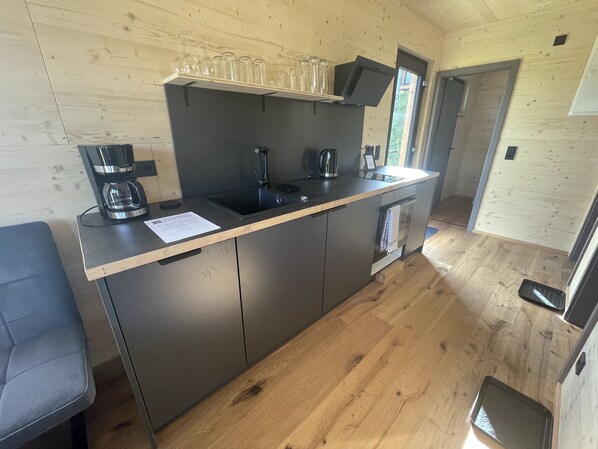 Refrigerador, horno, parrilla de estufa y lavavajillas