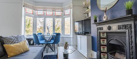 Fernseher, Kamin, Netflix, Streaming-Dienste