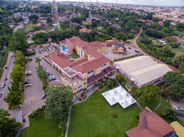 Front of property - Golden Bean Hotel (Kumasi)