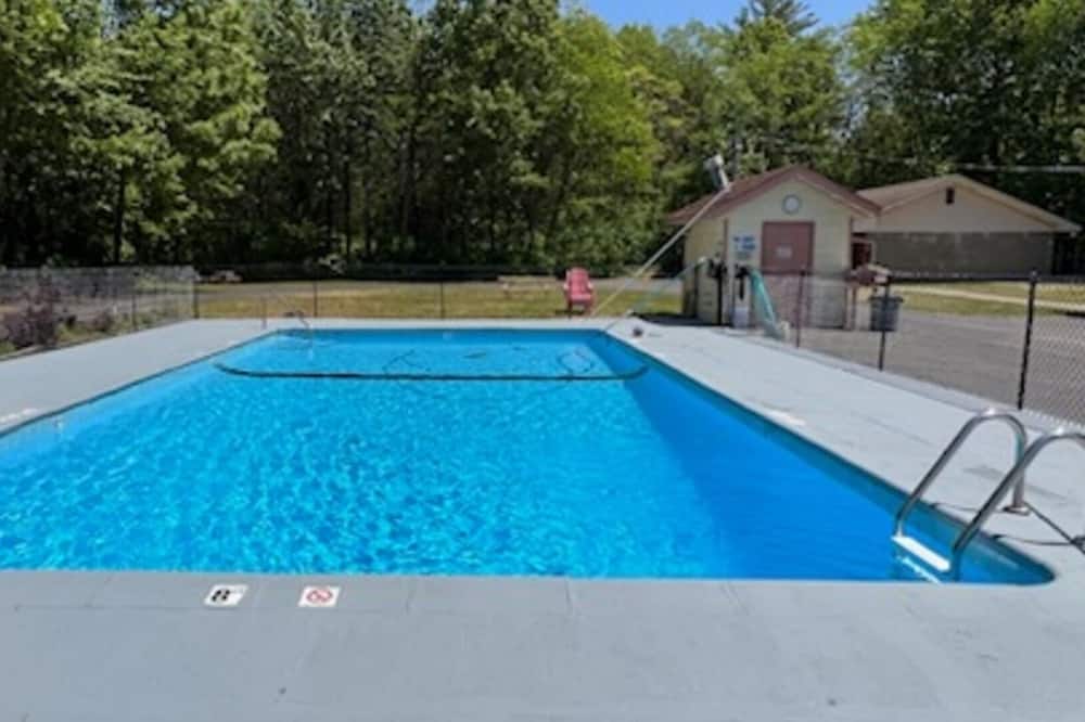 Sunset Dunes Inn & Suites