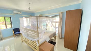 Executive Room, Lake View