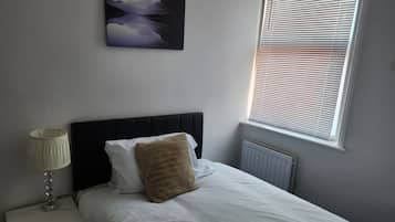 House | 1 bedroom, iron/ironing board, free WiFi, bed sheets