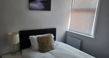 Inviting 3-bed House in Newcastle Upon Tyne