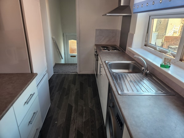 Ferienhaus | Eigene Küche | Kühlschrank, Mikrowelle, Ofen, Herdplatte