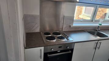 House | Private kitchen | Fridge, microwave, oven, stovetop