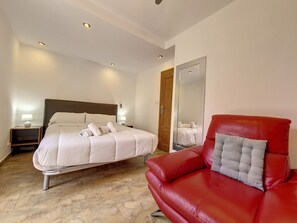 3 chambres, fer et planche Ă repasser, Wi-Fi gratuit, draps fournis