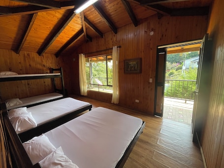 Family Cottage, Multiple Bedrooms, Private Pool, Mountain View | 7 bedrooms, free WiFi, bed sheets. Finca Villa Maju km24