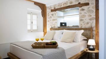 5 bedrooms, iron/ironing board, WiFi, bed sheets