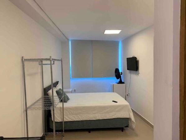 1 quarto, ferros/tábuas de passar roupa, Wi-Fi, roupa de cama