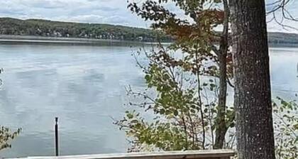 New Cozy two bedroom cottage with private dock!