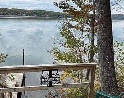New Cozy two bedroom cottage with private dock! 
