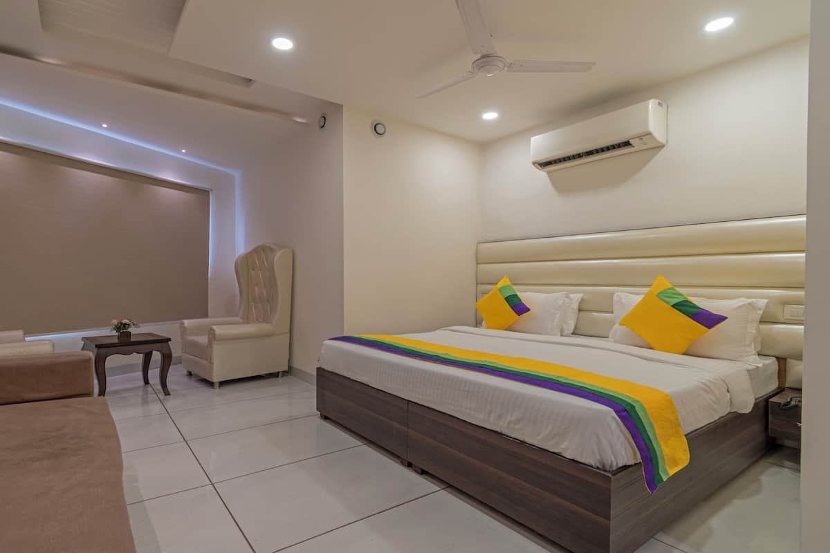 Premium Room | Desk