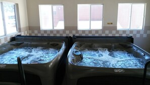Bañera de hidromasaje cubierta