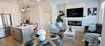 Stylish Home with A/C|3 King Beds|Garage|Disney+