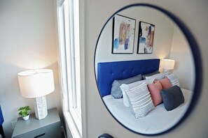 3 bedrooms, desk, iron/ironing board, travel crib
