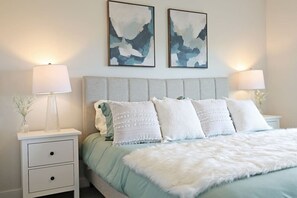 3 bedrooms, desk, iron/ironing board, travel cot