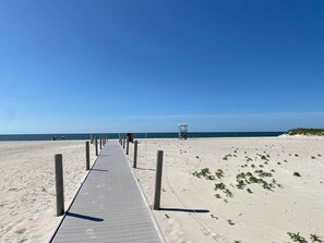 Solsenger og strandhåndklær