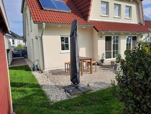 Outdoor dining - 1 Bedroom Apartment in Lorsch (Lorsch)