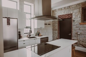 Svit Business - 1 sovrum | Eget kök | Stort kylskåp, mikrovågsugn, ugn och spishäll