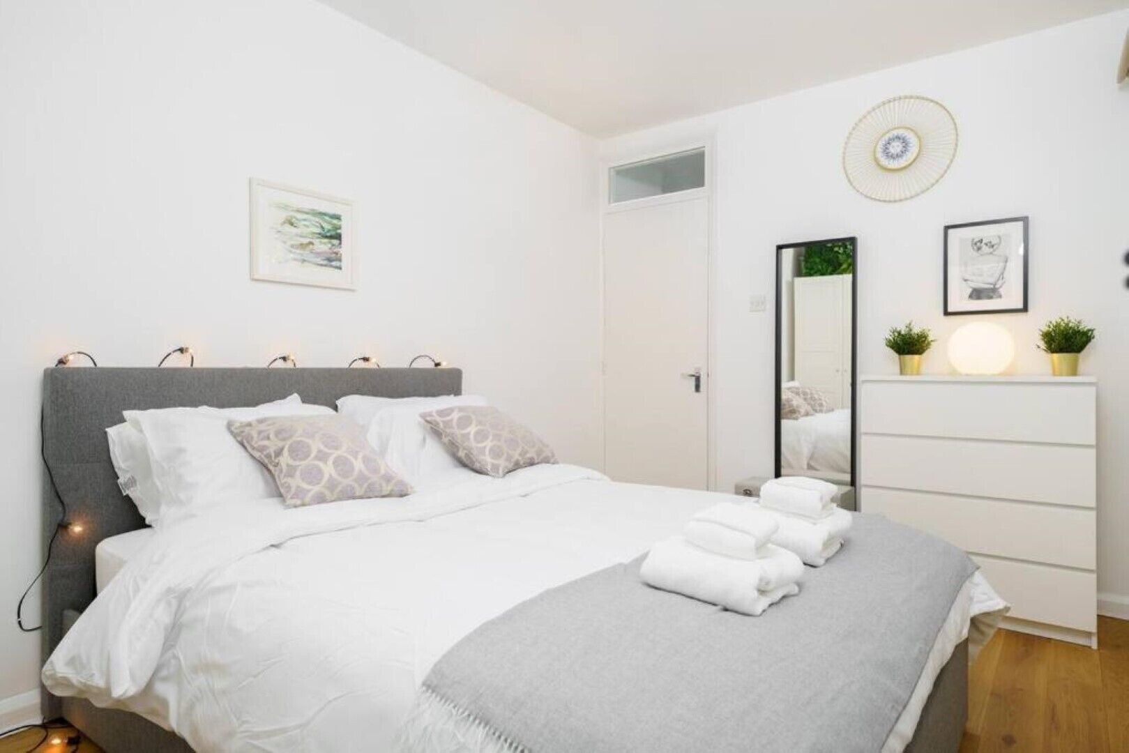 1 chambre, bureau, fer et planche à repasser, Wi-Fi gratuit