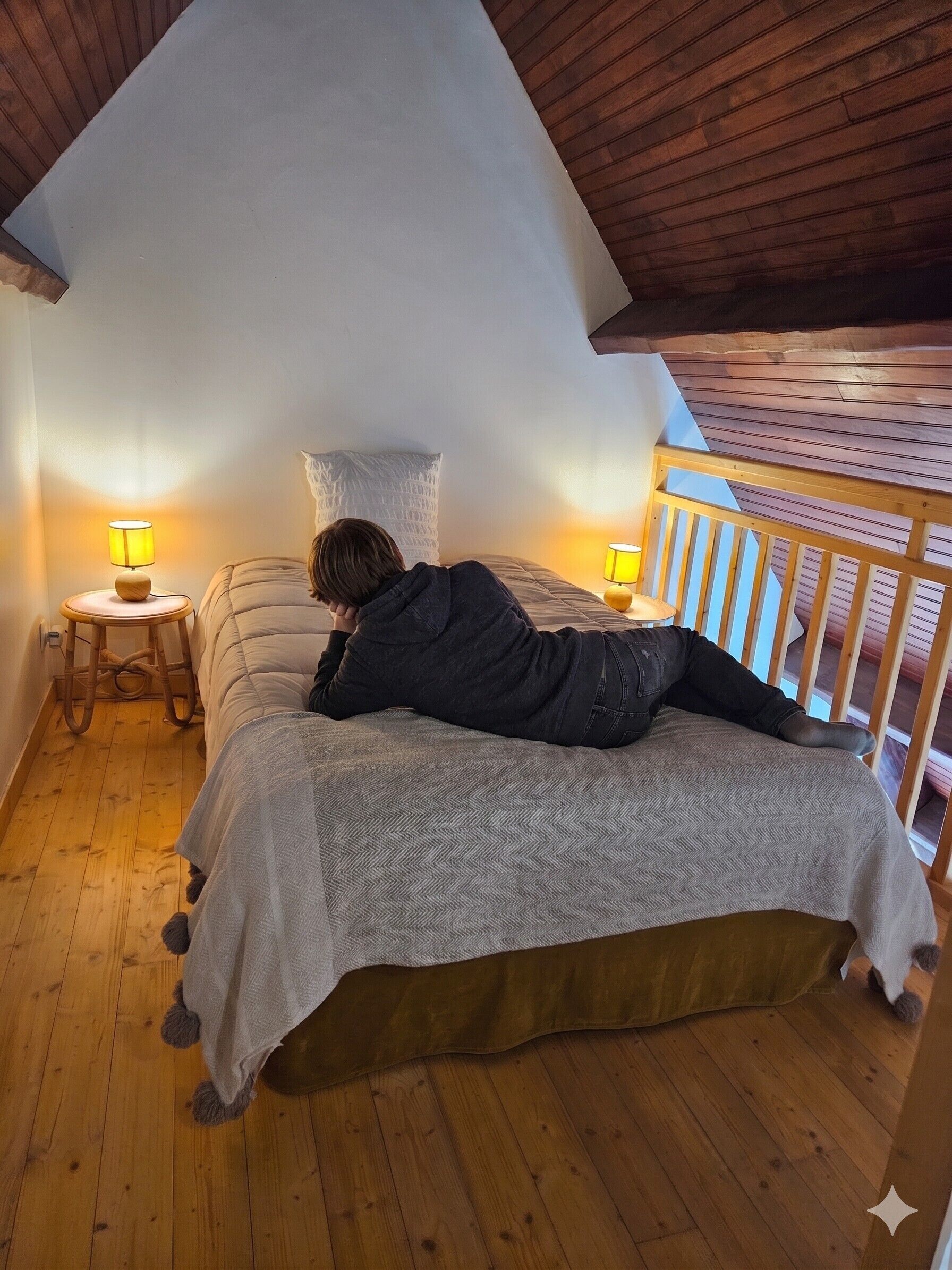 Chambre Hortensia | Literie de qualité, décor unique, ameublement unique, bureau