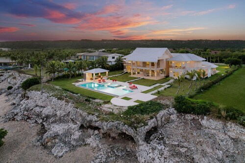 Luxury Mansion with 6 bedrooms