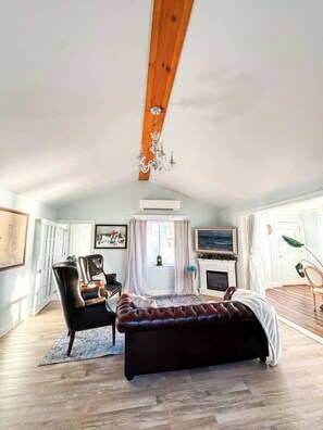 Smart TV, chimenea