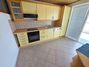 Kühlschrank, Ofen, Herdplatte, Geschirrspüler