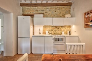 Geladeira, fogão, cooktop, lava-louças