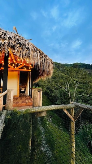 Cabana standard, vista para a montanha, ao lado da montanha | 1 quarto, escrivaninha, espaço de trabalho para notebook, roupa de cama