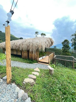 Standard Cabin, 1 Queen Bed, Mountain View, Mountainside