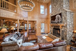 Smart-TV, peis, videospill og DVD-spiller