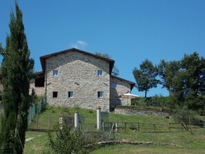 Exterior - S.Brigida (Lamporecchio)
