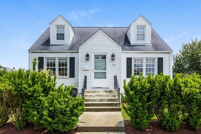 Stay at Black Rock Harbor