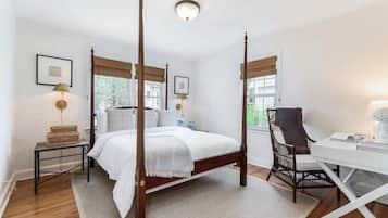 3 bedrooms, iron/ironing board, travel crib, WiFi