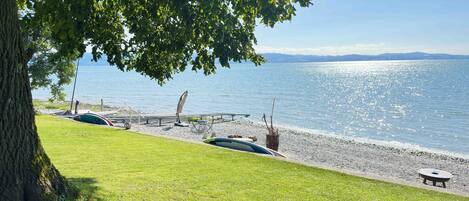 Solstolar och strandhanddukar