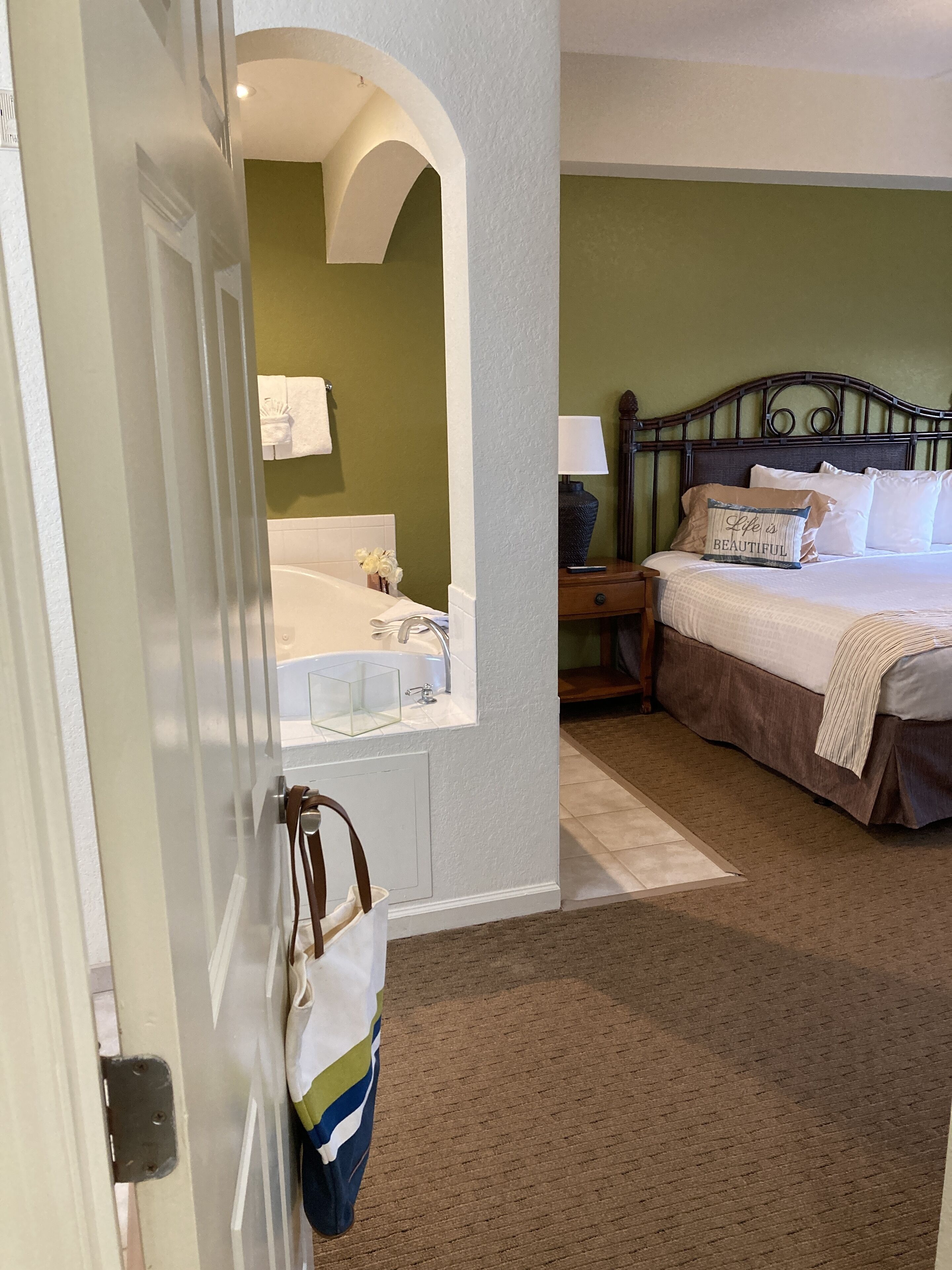 3 habitaciones, wifi, ropa de cama y despertador 